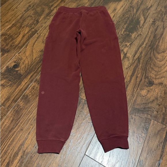 Lululemon women’s burgundy scuba joggers size 4 - Picture 2 of 5